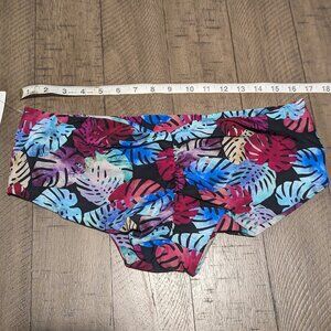 NWT Fused Hawaii XL Kona Bottom "Monsterra" print